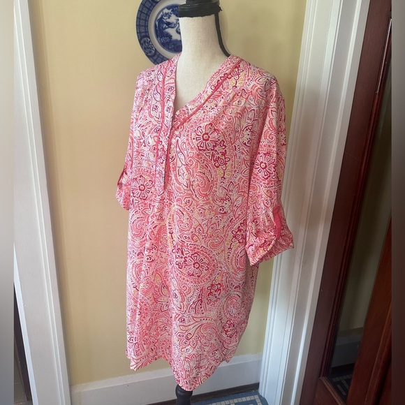 Karen Neuberger | 3/4 Length Sleeve Henley Coverup, Coral Paisley - Picture 4 of 9